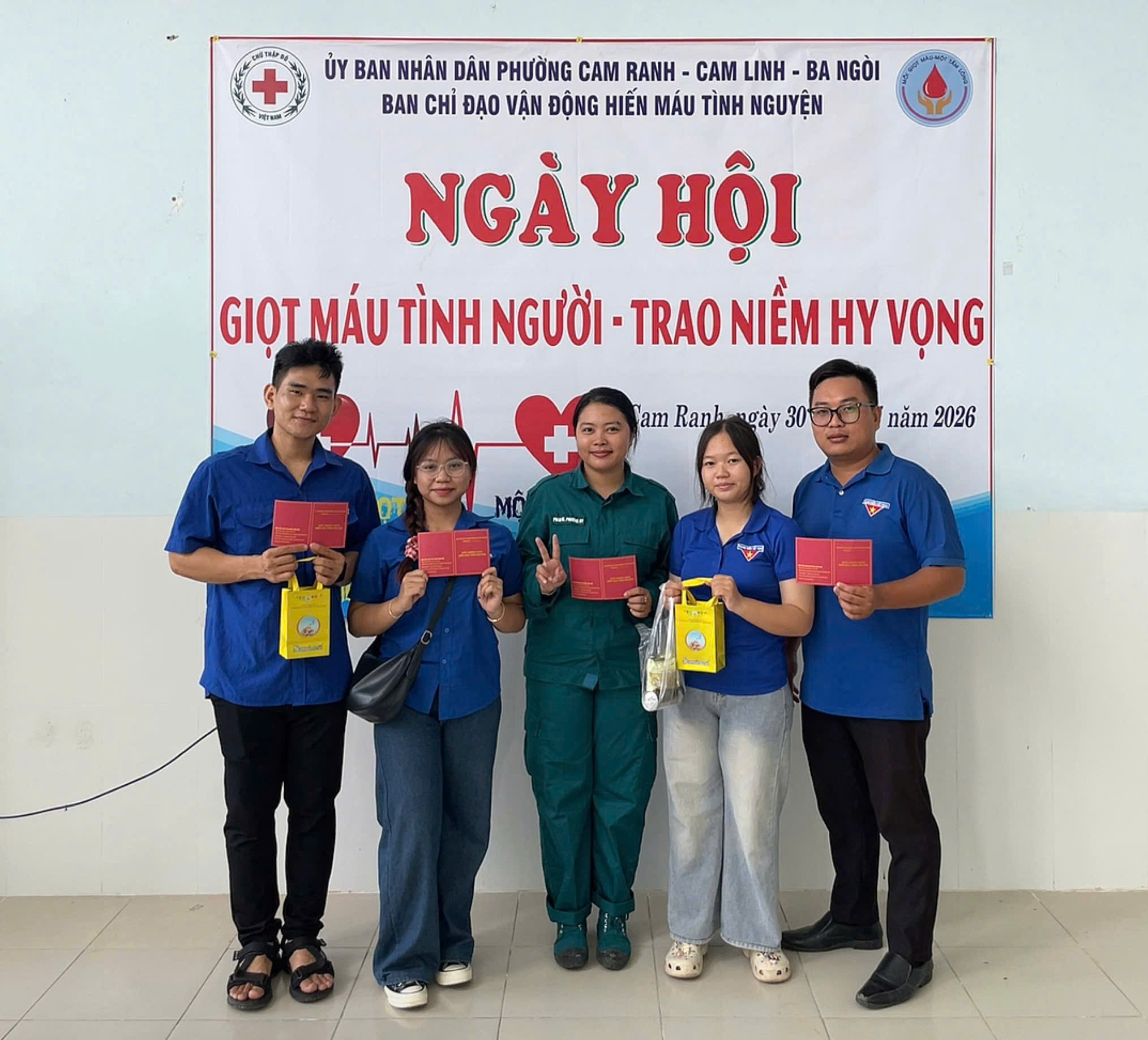 Hơn 200 người tham gia hiến máu tình nguyện tại Cam Ranh
